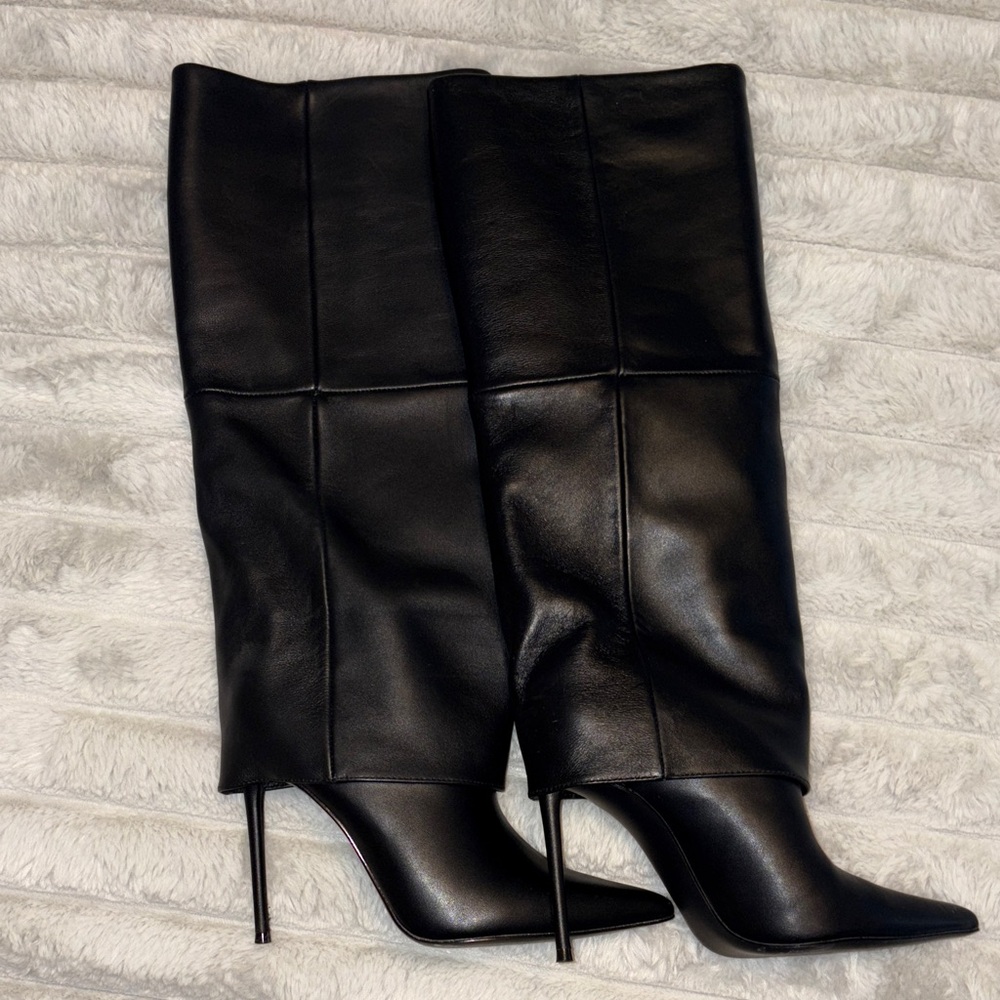 Steve Madden Sleek Black Leather Heeled Boots